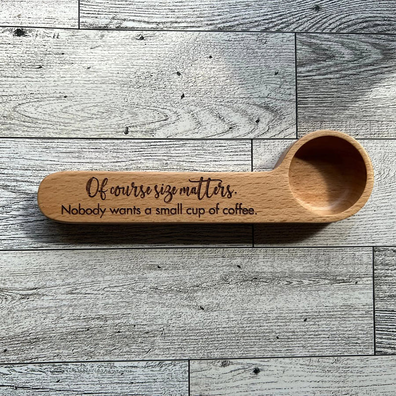 Graveret kaffeske og poseklemme