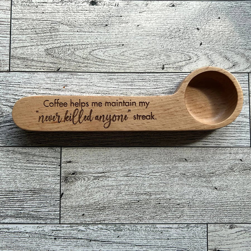 Graveret kaffeske og poseklemme