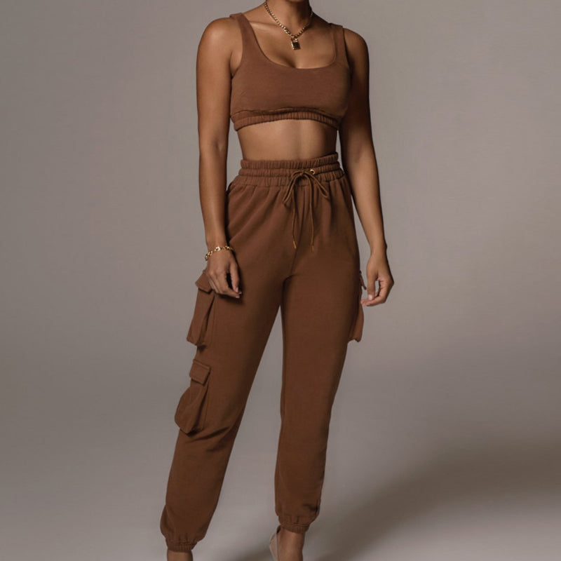 Ensfarvet 2 delt sæt | Cargo sweatpants og crop top