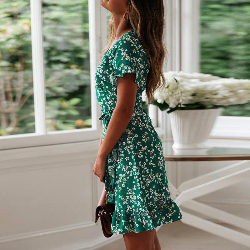Blomstret kjole i chiffon med V-hals
