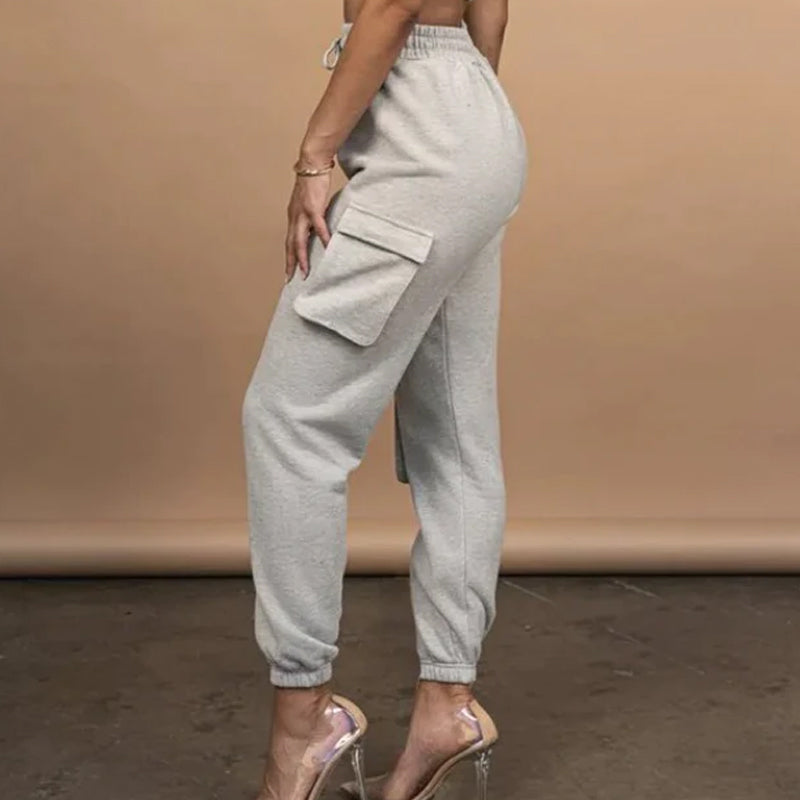 Ensfarvet 2 delt sæt | Cargo sweatpants og crop top