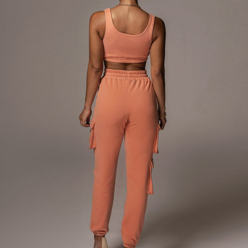 Ensfarvet 2 delt sæt | Cargo sweatpants og crop top