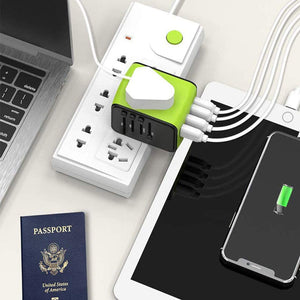 Smart universal rejseadapter med spændingskonvertering