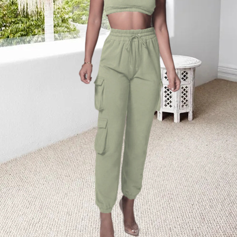 Ensfarvet 2 delt sæt | Cargo sweatpants og crop top