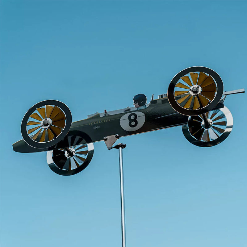 Vindmølledekoration i veteran-racerbil-tema