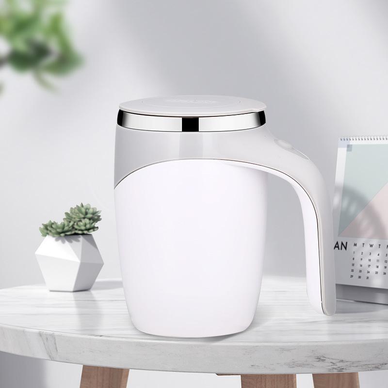 Automatisk omrørende kaffekrus