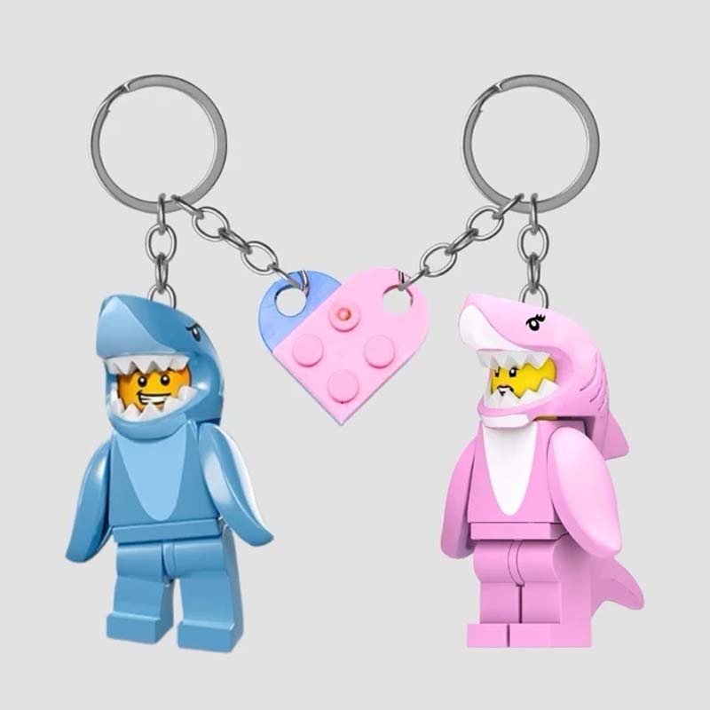 Legopar i hajkostume | Parnøglering